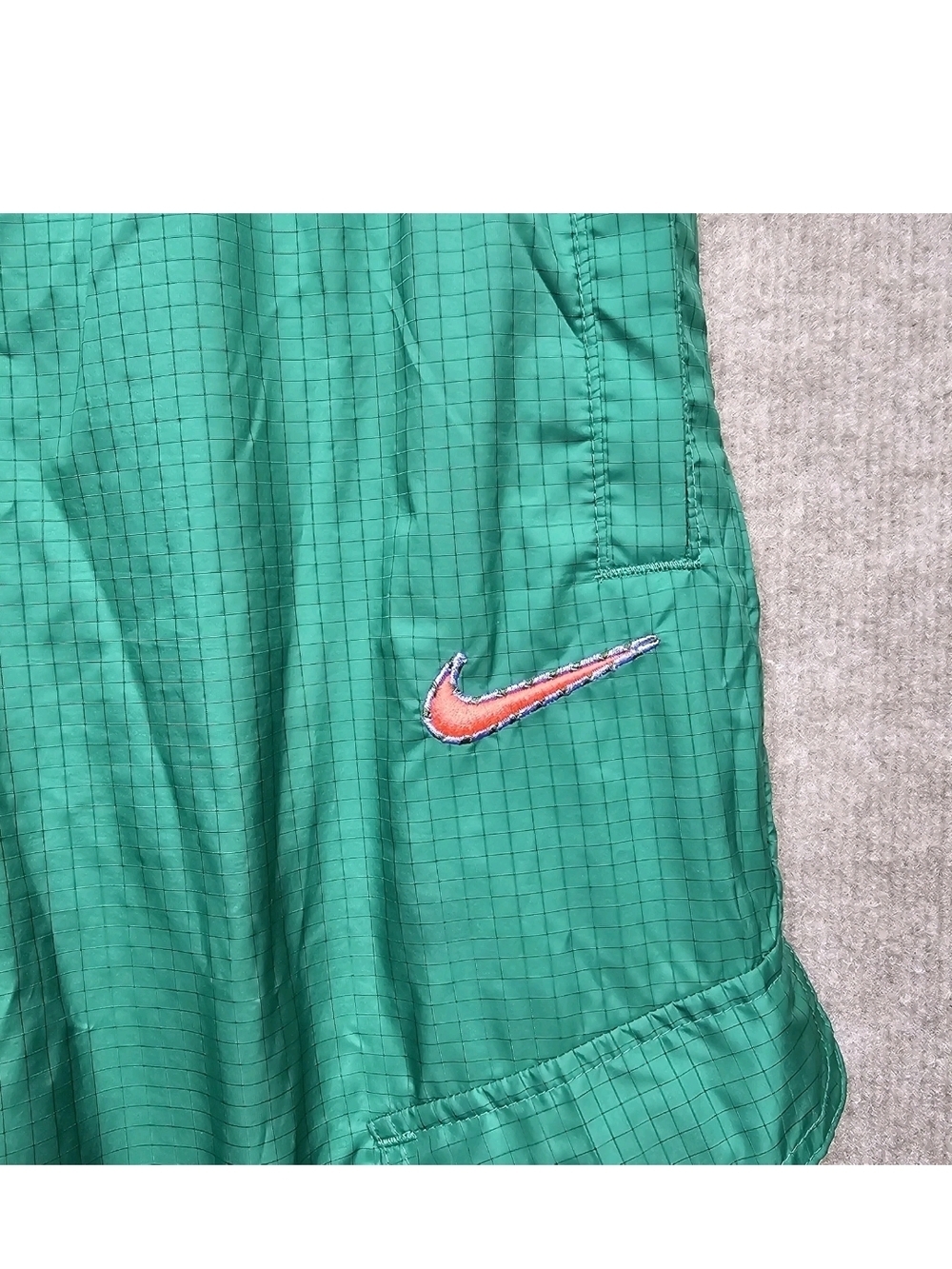 Nike Youth Large Green Hybrid Jogger Pants DQ8741-365 Athletic Windbreaker - Picture 2 of 7